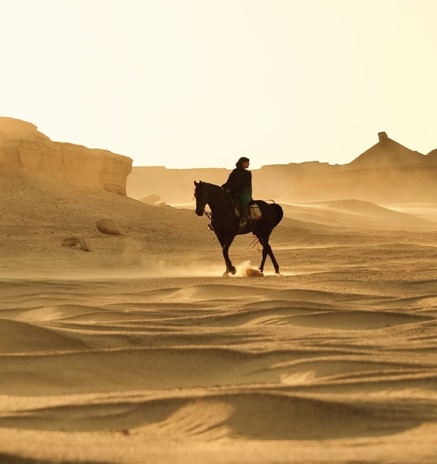 DISCOVER WITH US THE MAGIC OF HORSE-RIDING IN THE DESERT…